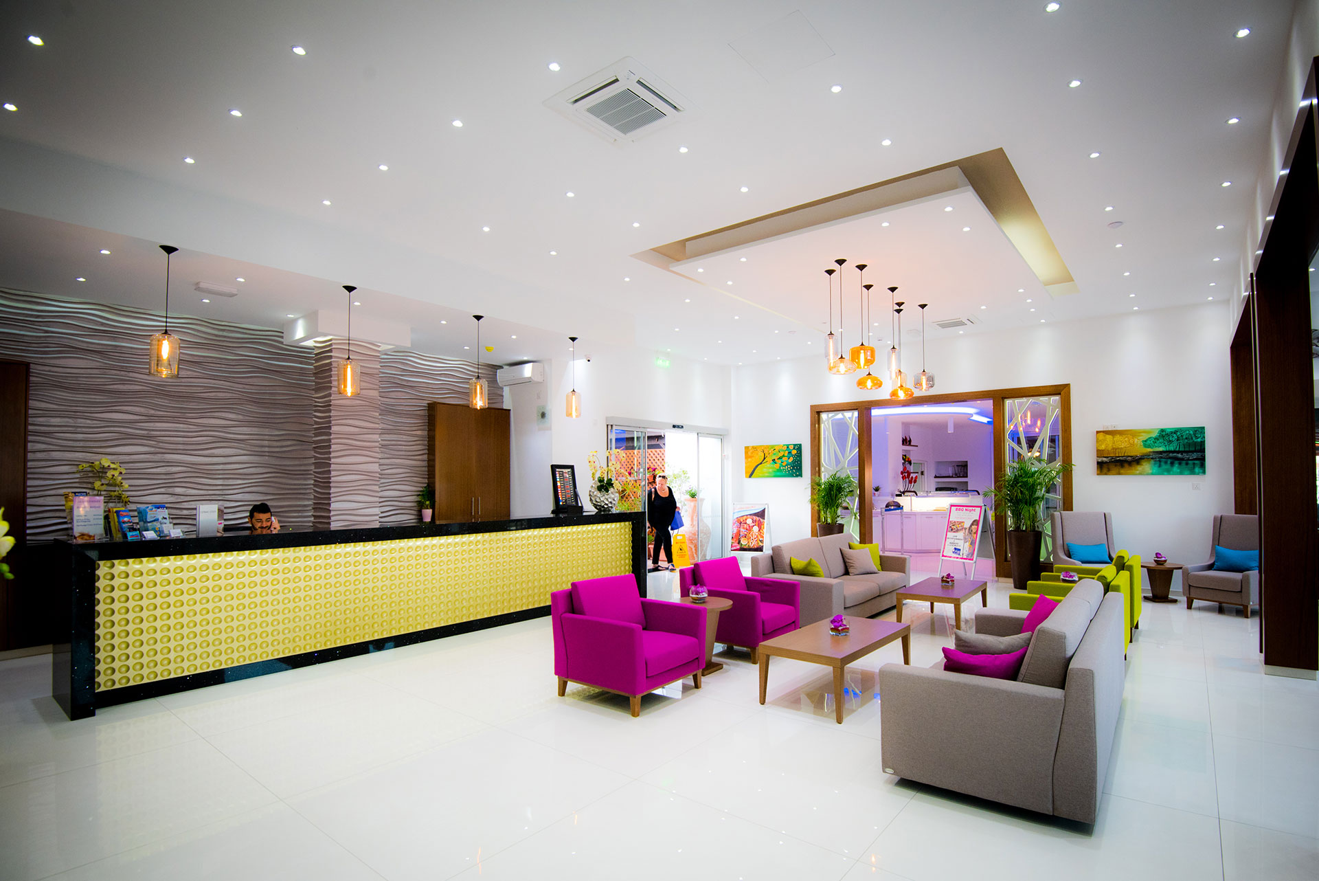 Loutsiana Hotel lobby and reception